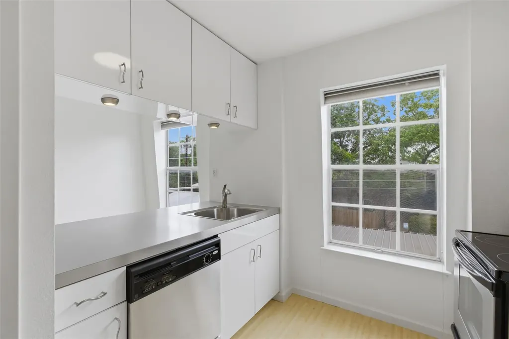 300 Crockett Street Austin TX 78704
