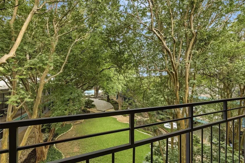 300 Crockett Street Austin TX 78704