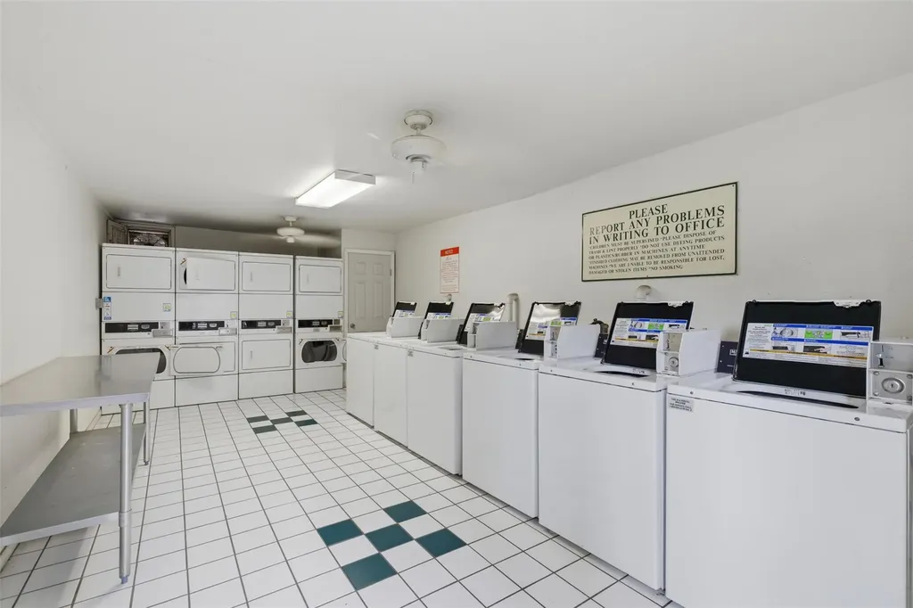 300 Crockett Street Austin TX 78704