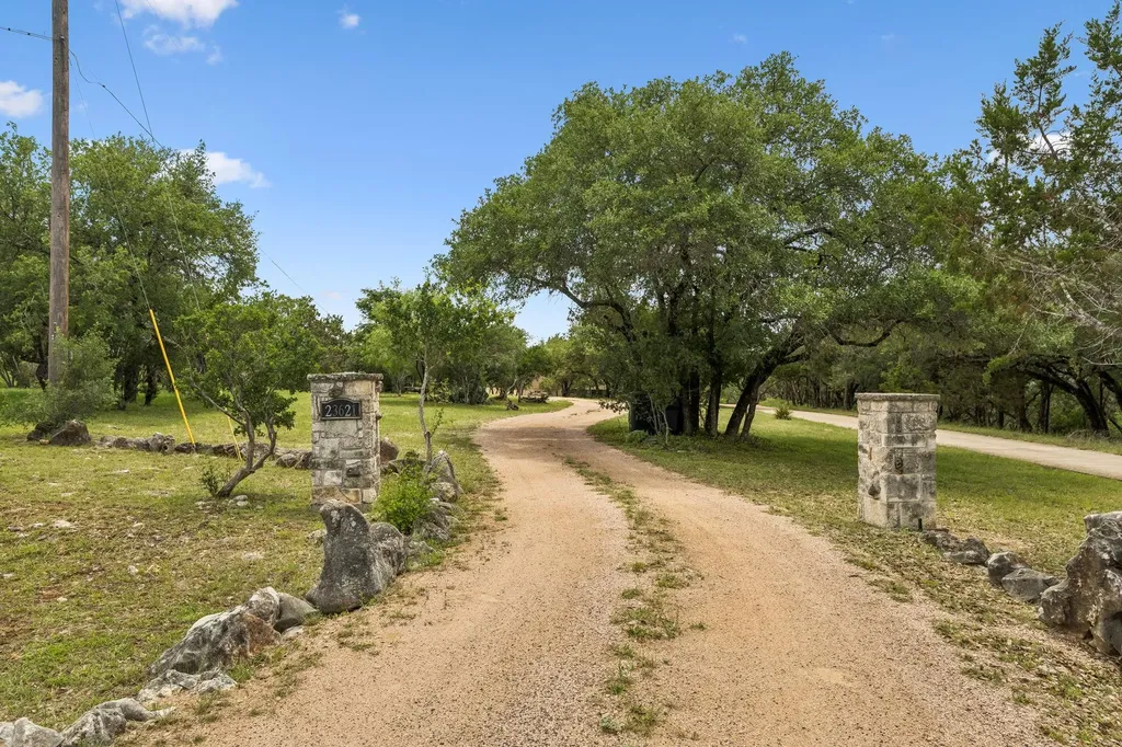 23621 Indian Divide Cove Spicewood TX 78669
