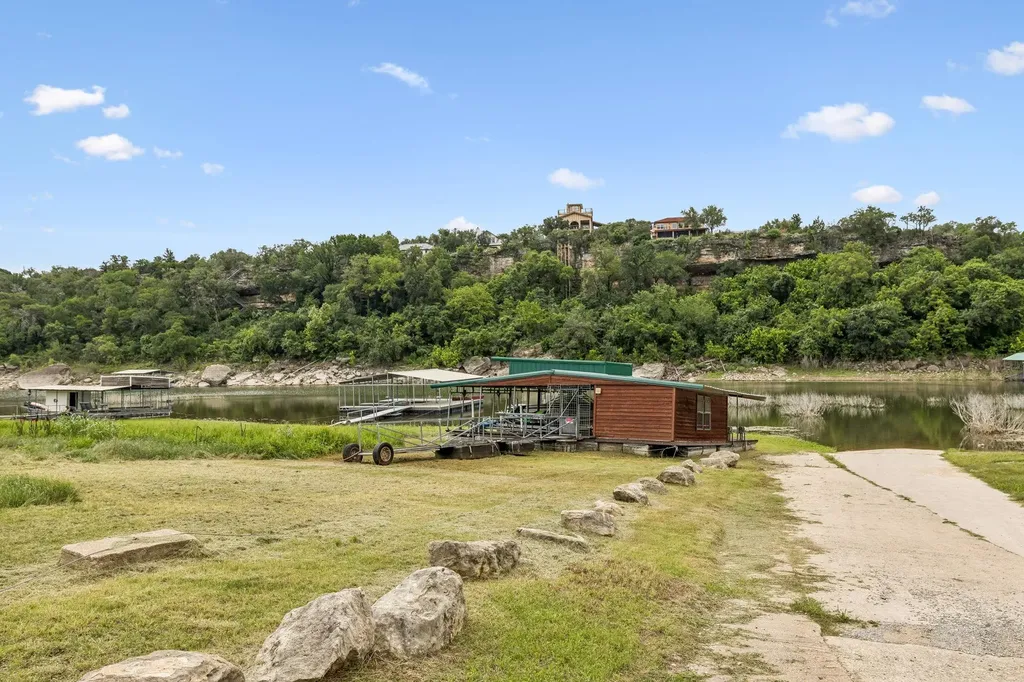 23621 Indian Divide Cove Spicewood TX 78669