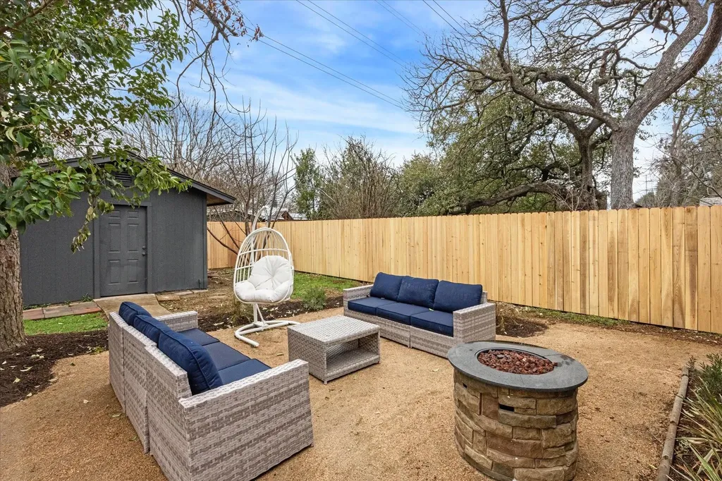 4608 Frontier Trail Austin TX 78745