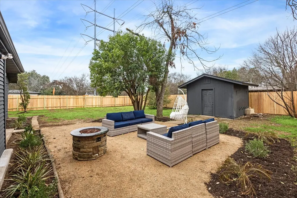 4608 Frontier Trail Austin TX 78745