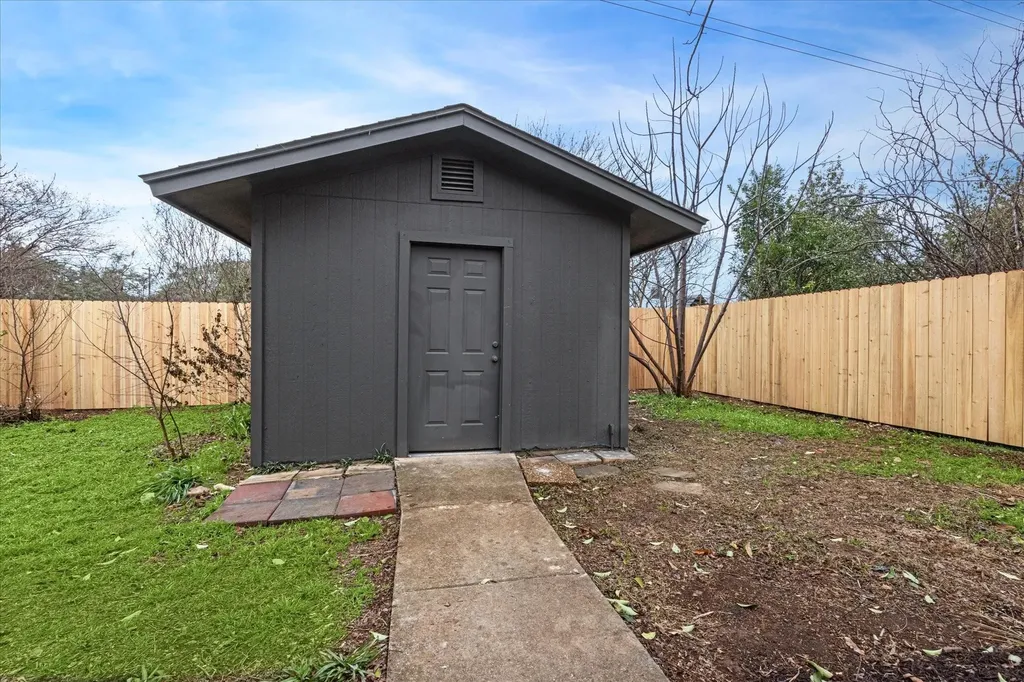 4608 Frontier Trail Austin TX 78745