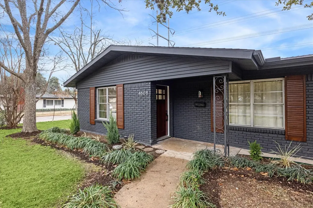 4608 Frontier Trail Austin TX 78745