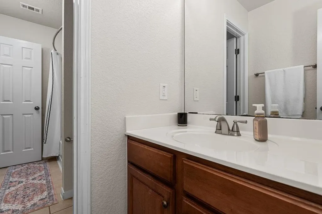 3804 Hidden Lake Crossing Pflugerville TX 78660