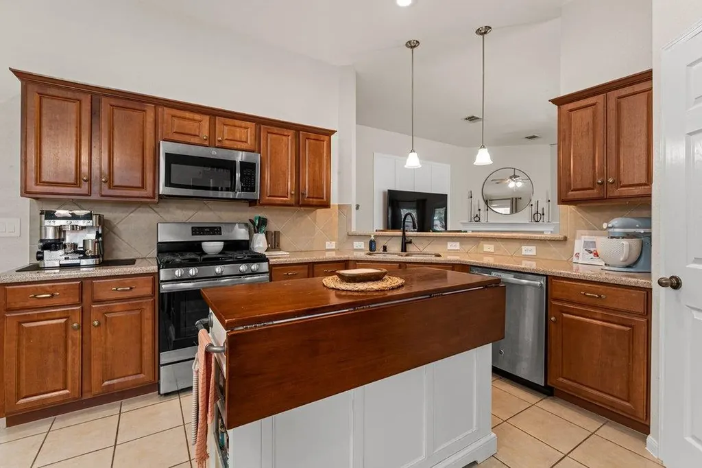 3804 Hidden Lake Crossing Pflugerville TX 78660