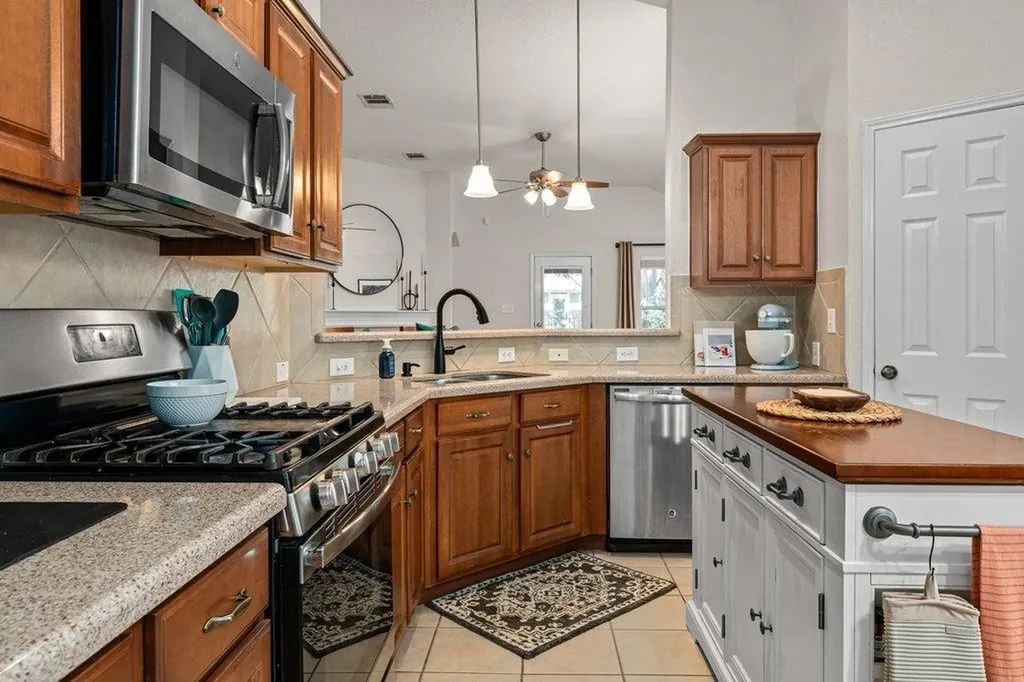 3804 Hidden Lake Crossing Pflugerville TX 78660