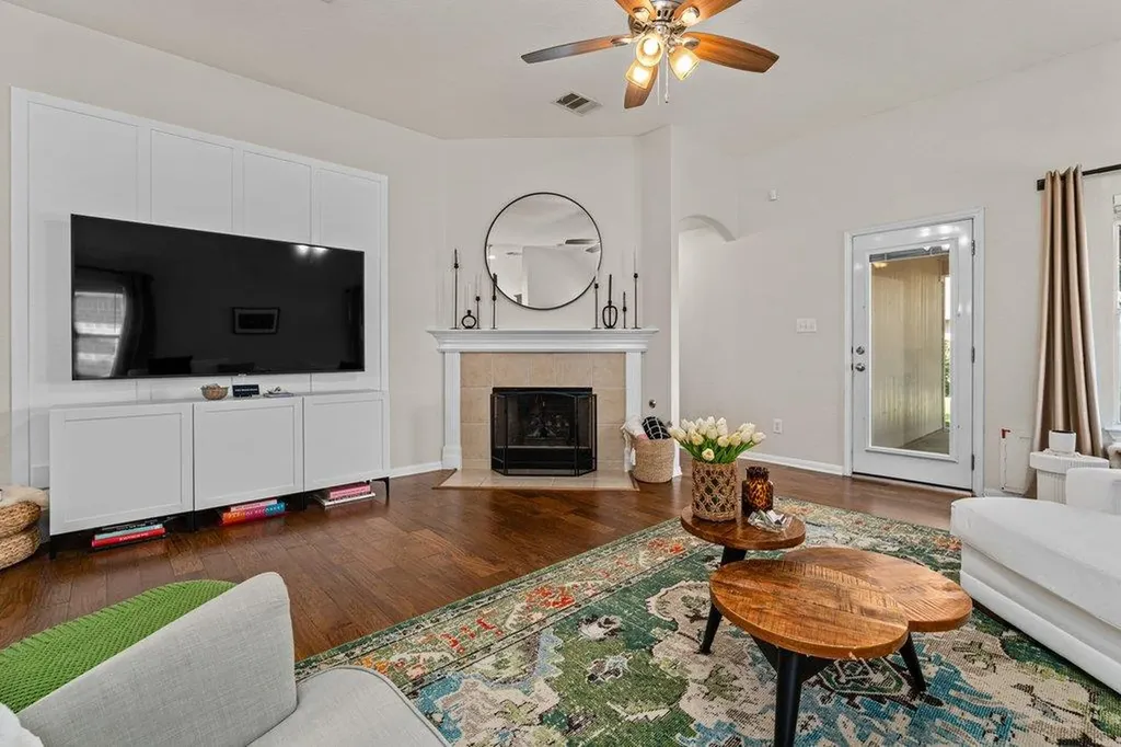 3804 Hidden Lake Crossing Pflugerville TX 78660