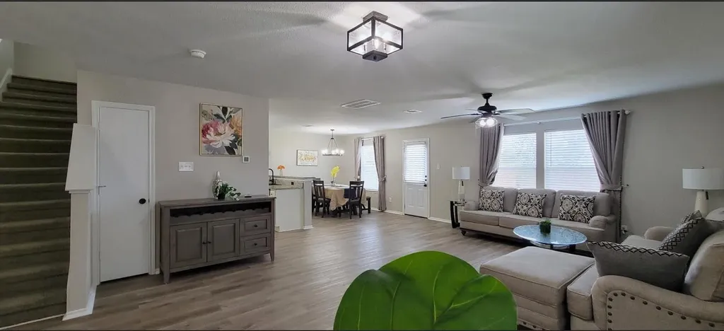 6908 Campina Crossing Del Valle TX 78617