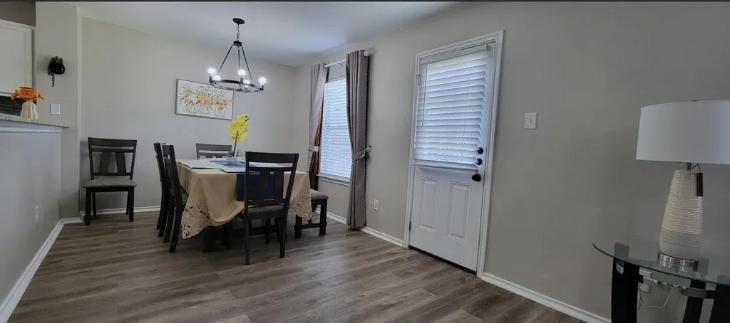 6908 Campina Crossing Del Valle TX 78617