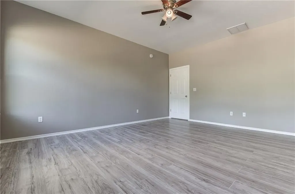 135 Valle Verde Drive Del Valle TX 78617