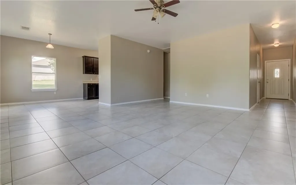 135 Valle Verde Drive Del Valle TX 78617