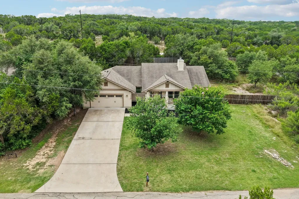 1058 Daviot Drive Spicewood TX 78669