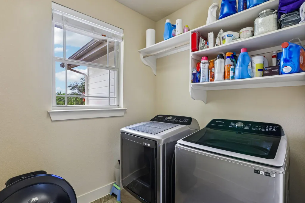 1058 Daviot Drive Spicewood TX 78669