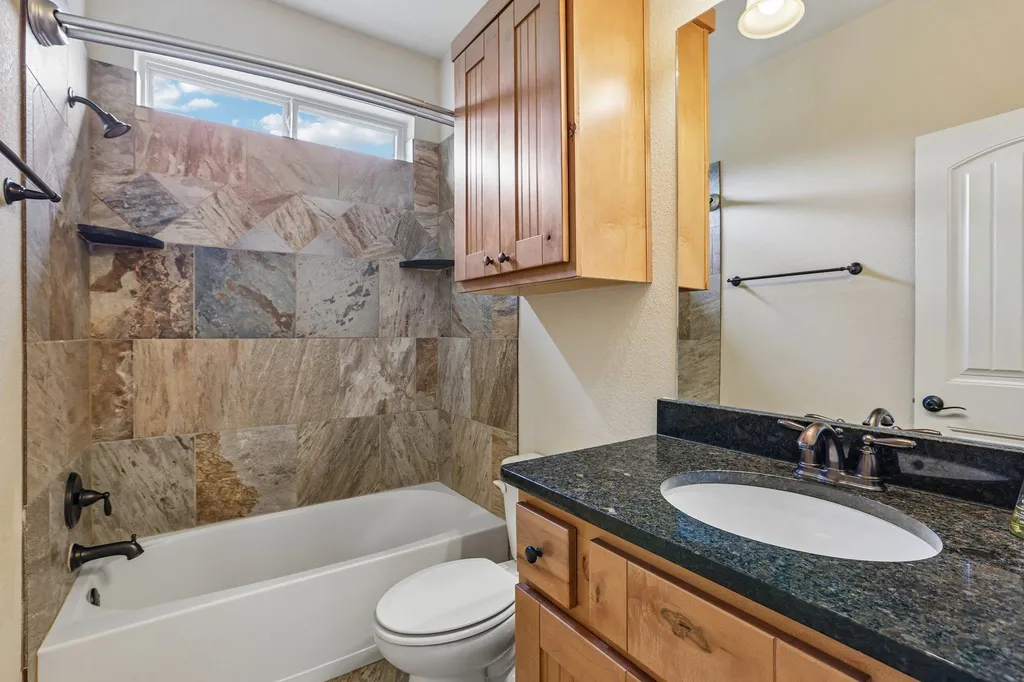1058 Daviot Drive Spicewood TX 78669