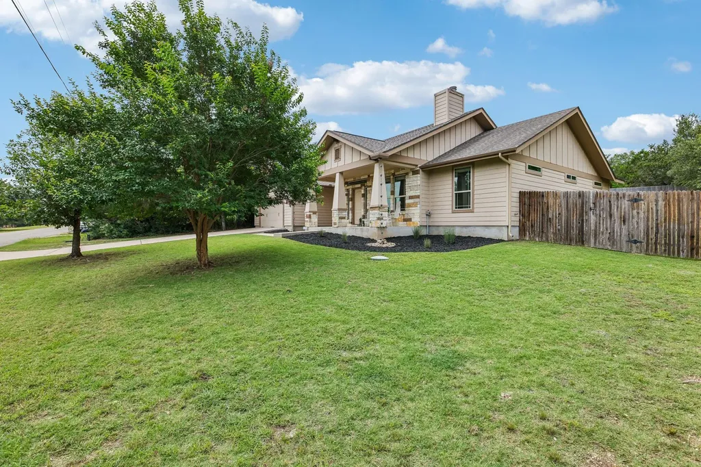 1058 Daviot Drive Spicewood TX 78669