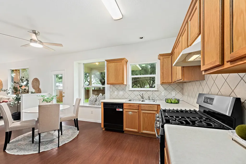 3477 Flowstone Lane Round Rock TX 78681