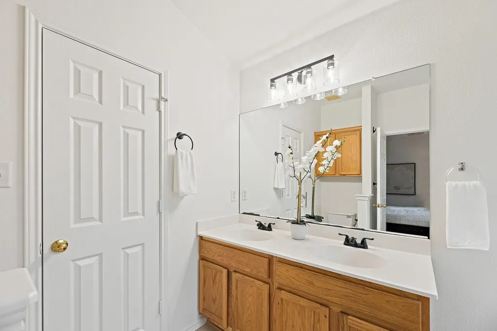 3477 Flowstone Lane Round Rock TX 78681