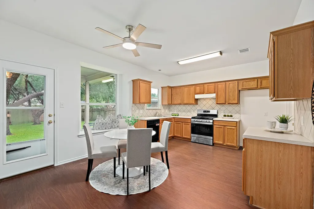 3477 Flowstone Lane Round Rock TX 78681