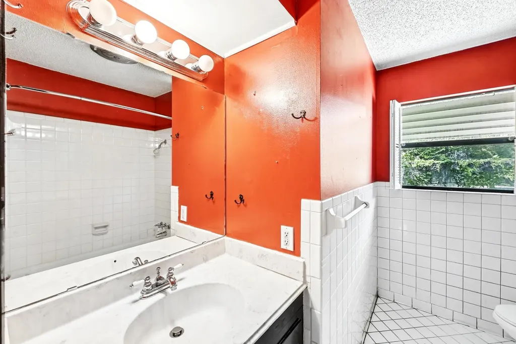 1304 Harrison Lane Austin TX 78742