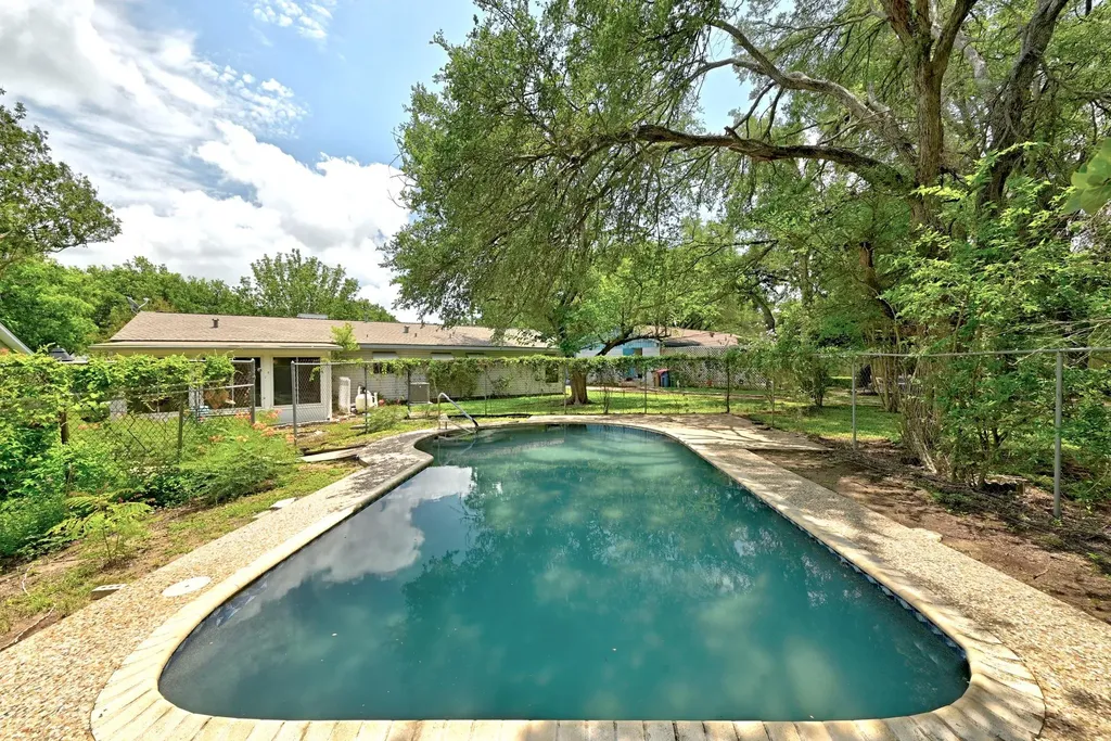 1304 Harrison Lane Austin TX 78742