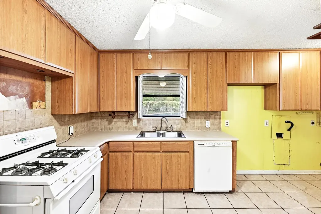 1304 Harrison Lane Austin TX 78742