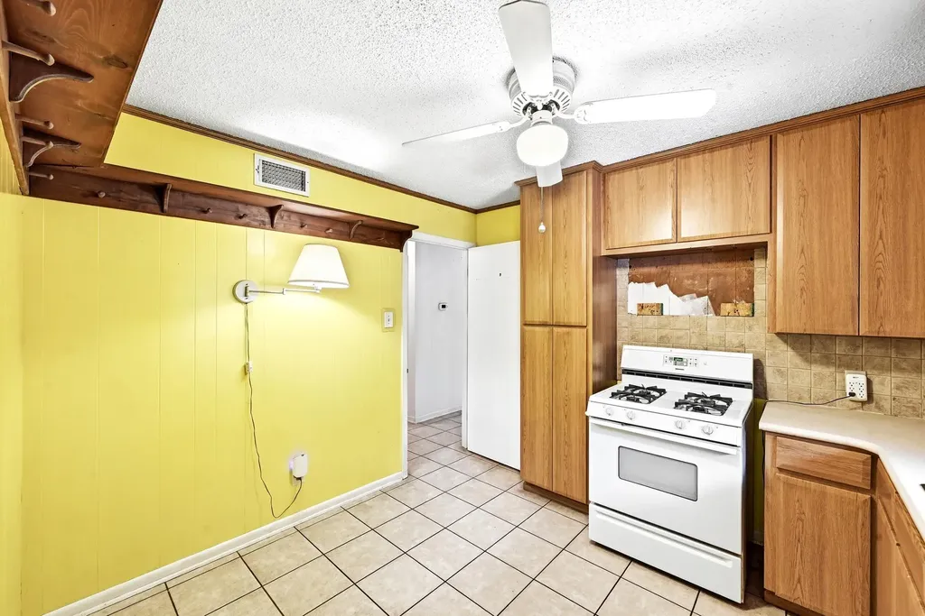 1304 Harrison Lane Austin TX 78742