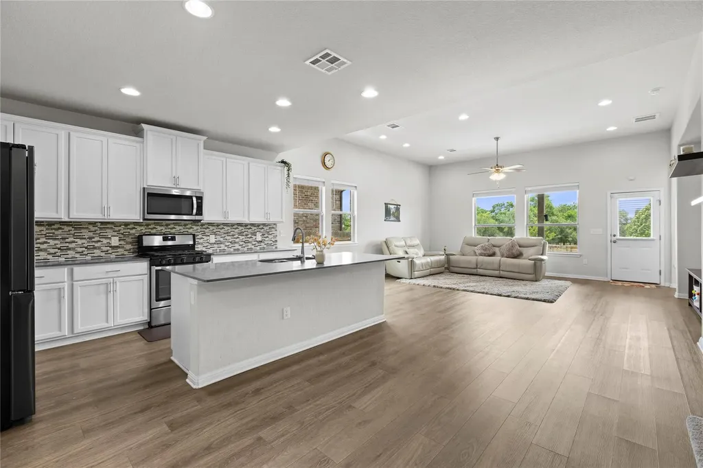 516 Arrowhead Vine Street Leander TX 78641
