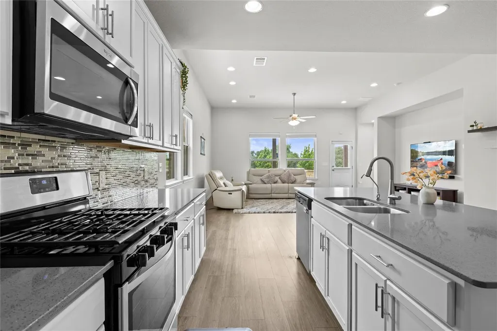 516 Arrowhead Vine Street Leander TX 78641