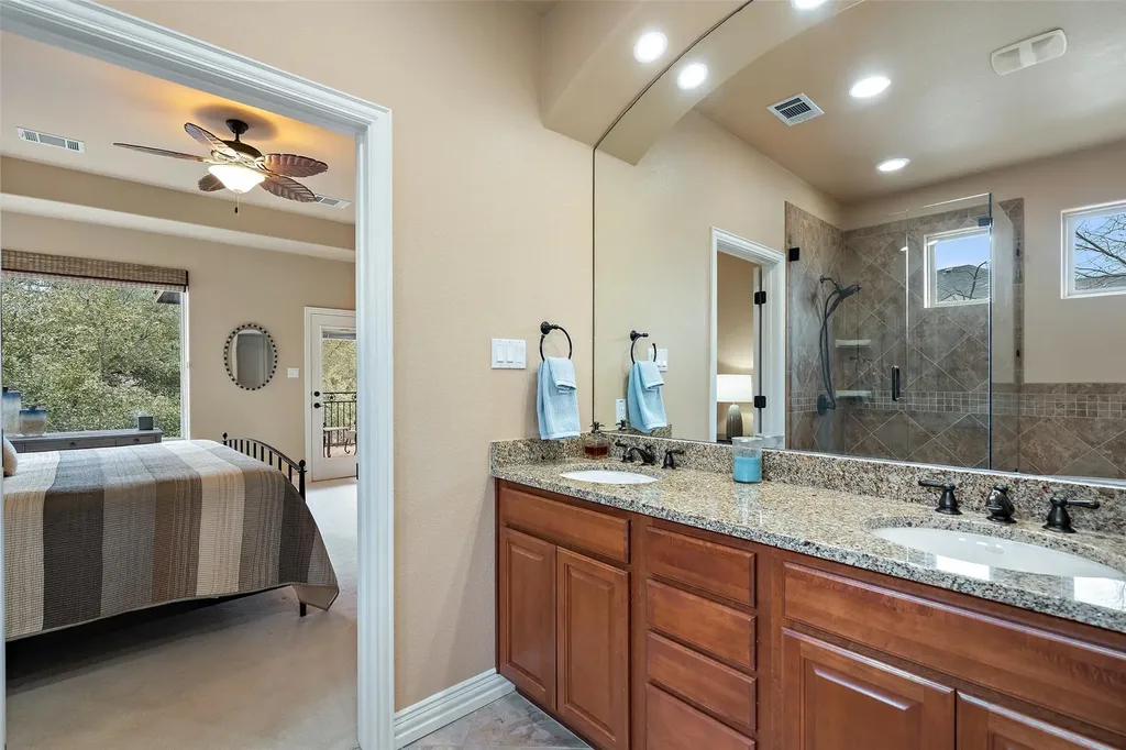 118 Bridgepoint Drive Kingsland TX 78639