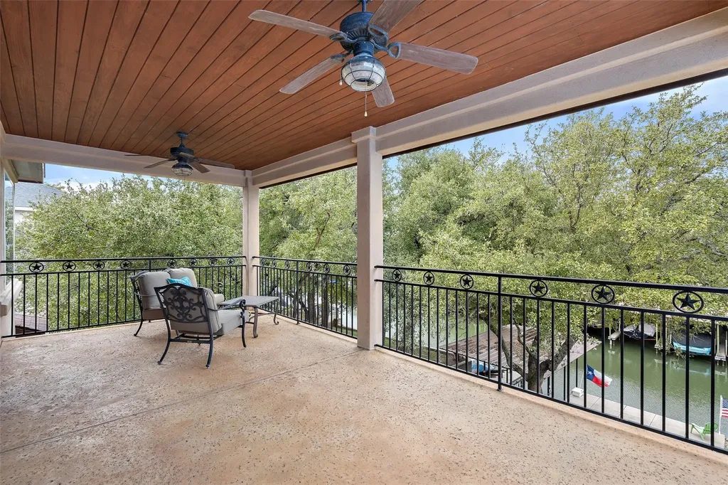 118 Bridgepoint Drive Kingsland TX 78639