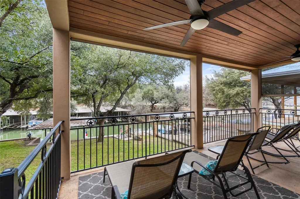 118 Bridgepoint Drive Kingsland TX 78639