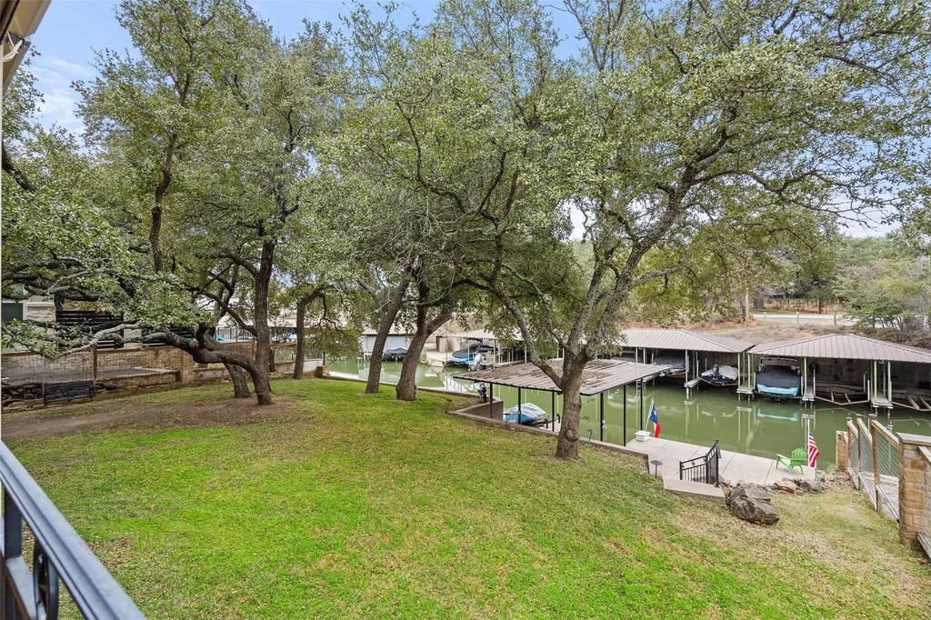 118 Bridgepoint Drive Kingsland TX 78639