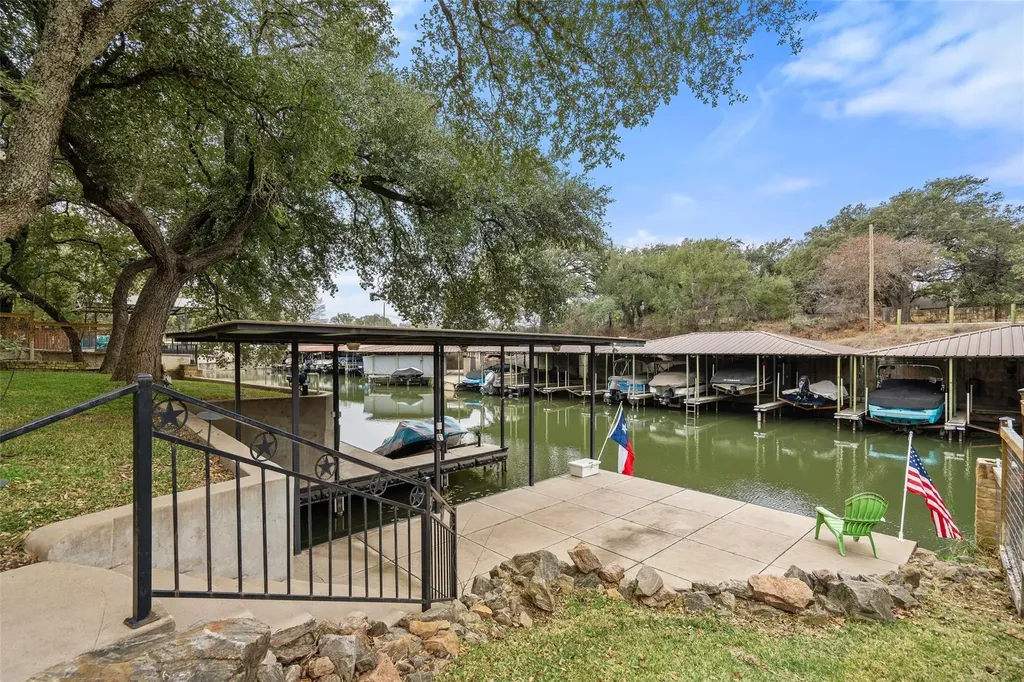 118 Bridgepoint Drive Kingsland TX 78639