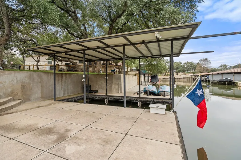 118 Bridgepoint Drive Kingsland TX 78639