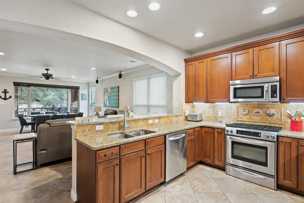 118 Bridgepoint Drive Kingsland TX 78639