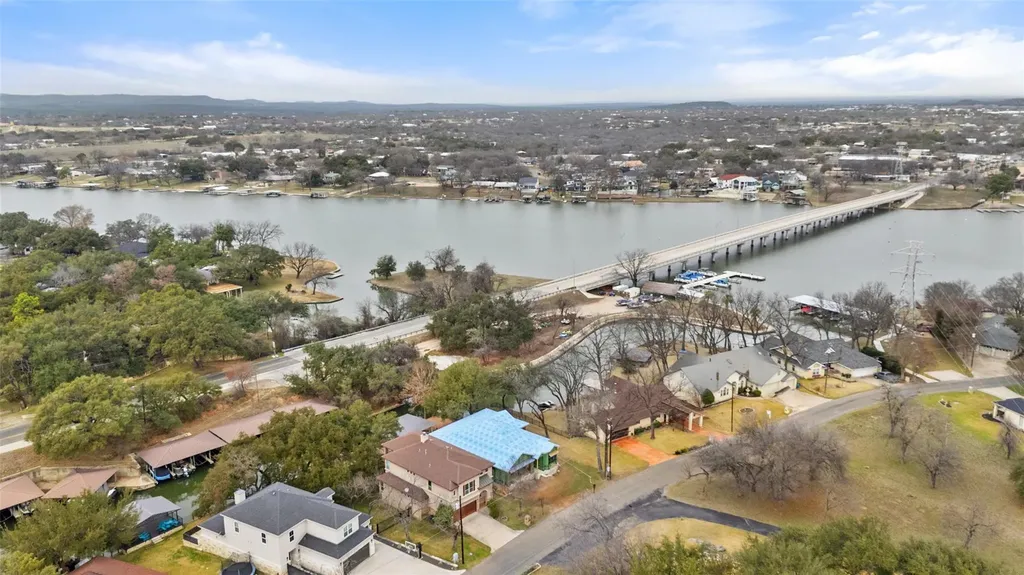 118 Bridgepoint Drive Kingsland TX 78639