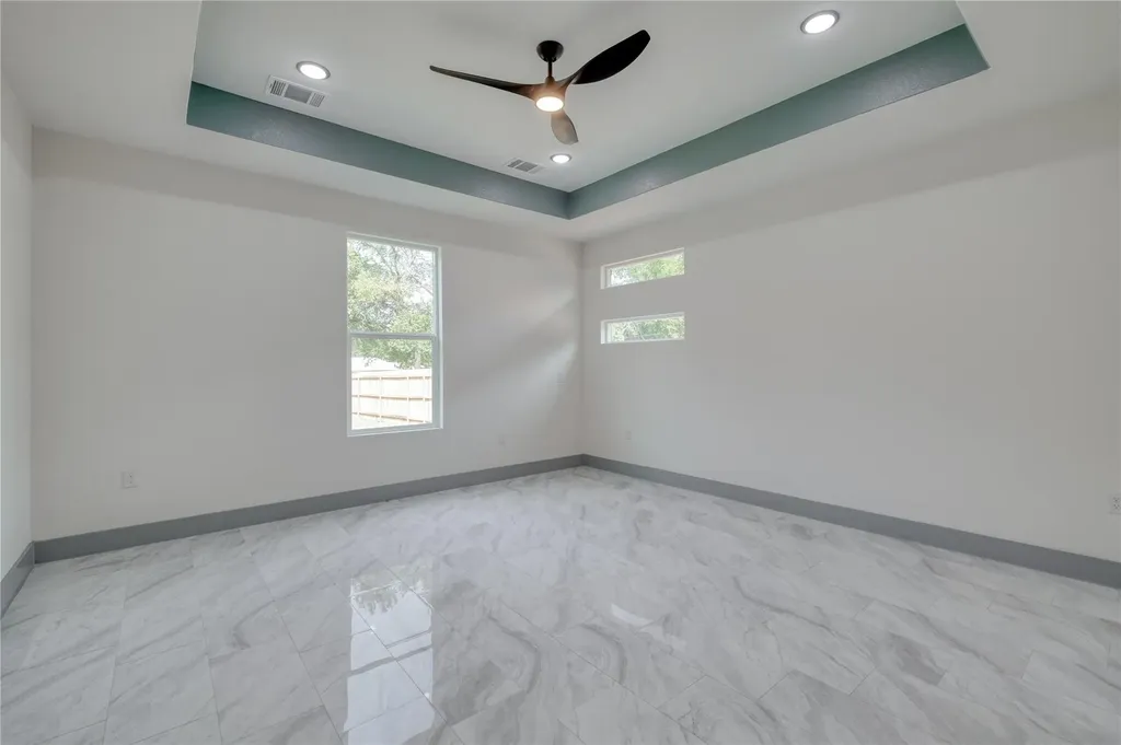 204 Washington Street Elgin TX 78621