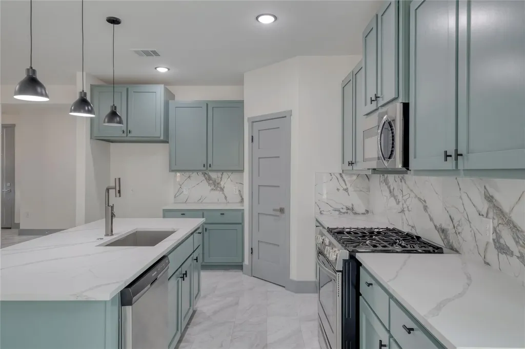 204 Washington Street Elgin TX 78621