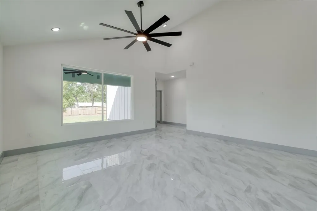 204 Washington Street Elgin TX 78621