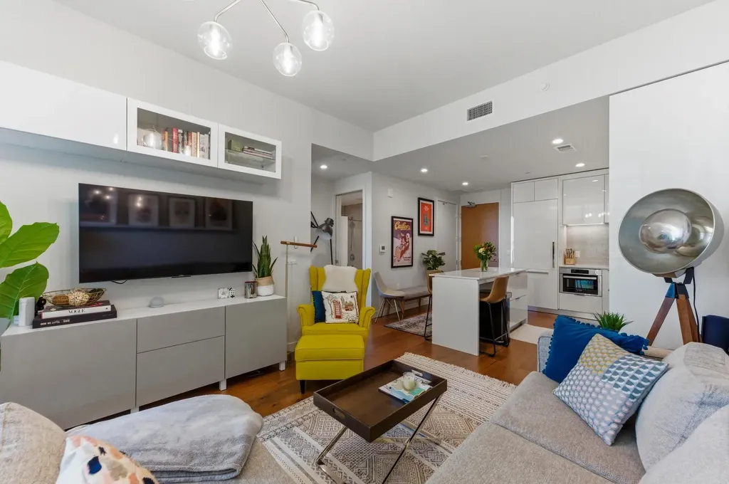 44 East Avenue Austin TX 78701
