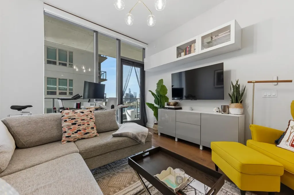 44 East Avenue Austin TX 78701