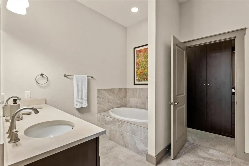 2520 Bluebonnet Lane Austin TX 78704