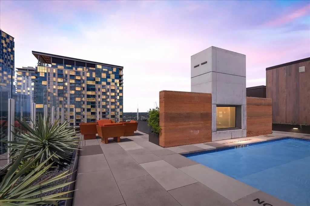 48 East Avenue Austin TX 78701