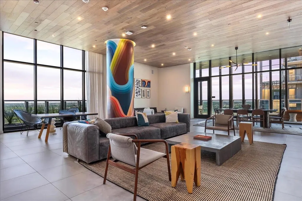 48 East Avenue Austin TX 78701