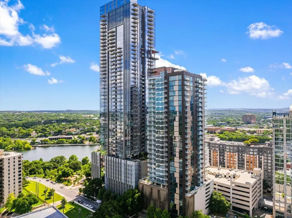 48 East Avenue Austin TX 78701