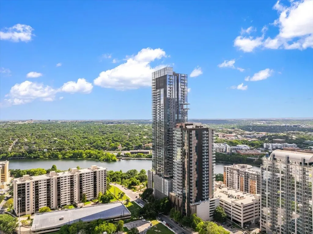 48 East Avenue Austin TX 78701