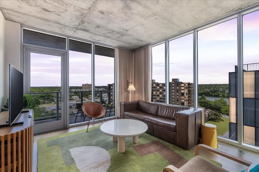 48 East Avenue Austin TX 78701