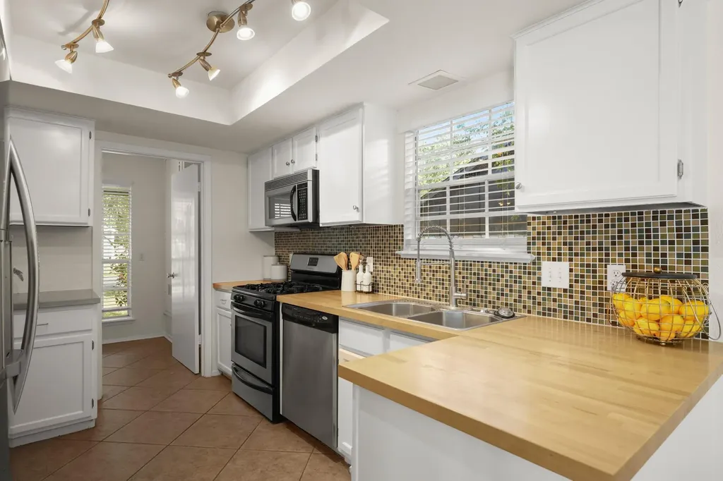 11709 Sterlinghill Drive Austin TX 78758